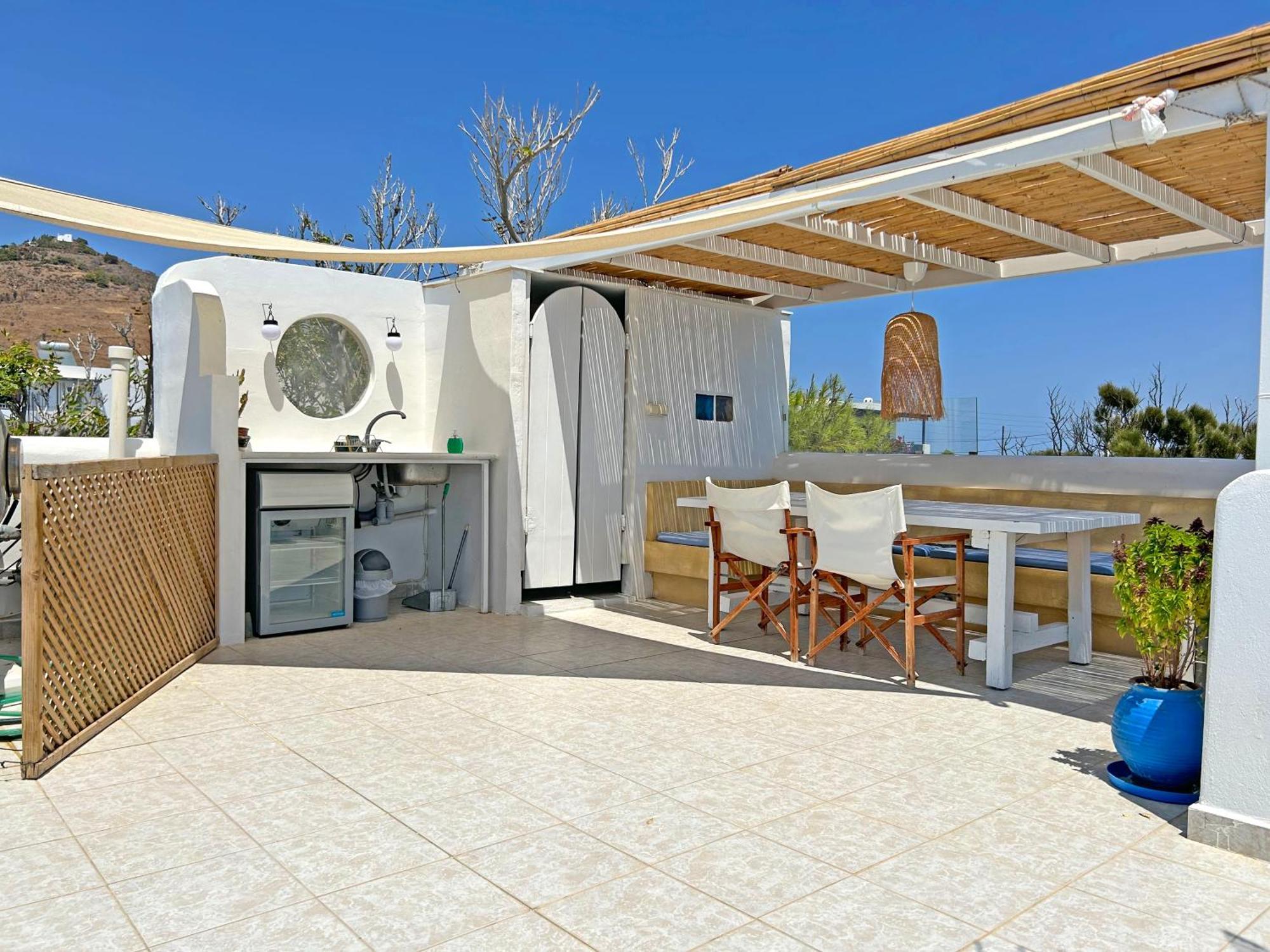 Villa Danae - Seaside Villa With Pool & Hot Tub Piso Livadi Exteriör bild